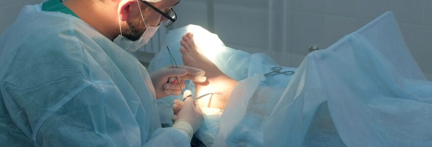 chirurgien spécialiste du pied